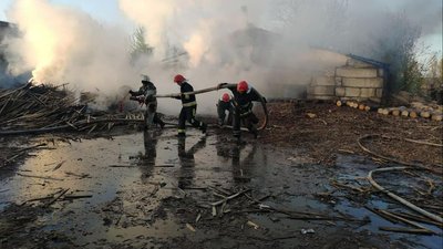 На Харківщині згорів цех з деревообробки: одна людина загинула
