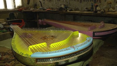 "Як тільки моя бандура заграє в чиїхось руках, то й розпочнеться мирний процес",— хмельницький майстер "Як тільки моя бандура заграє в чиїхось руках, то й розпочнеться мирний процес",— хмельницький майстер