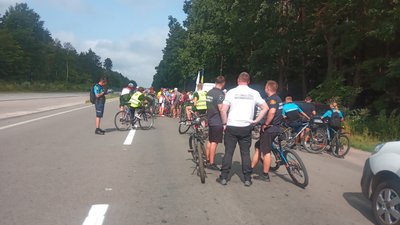 "Об'єднані заради перемоги" – у Житомирі відбувся благодійний велопробіг на підтримку ЗСУ "Об'єднані заради перемоги" – у Житомирі відбувся благодійний велопробіг на підтримку ЗСУ