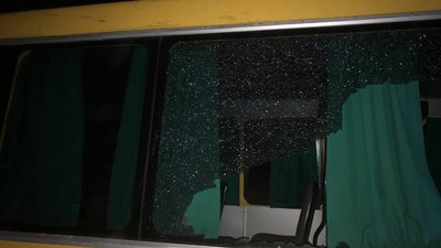 На Рівненщині колода протаранила маршрутку На Рівненщині колода протаранила маршрутку