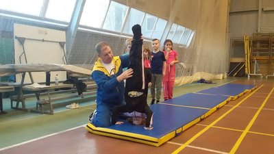 Лижна акробатика. У Миколаєві відновили заняття з фристайлу Лижна акробатика. У Миколаєві відновили заняття з фристайлу