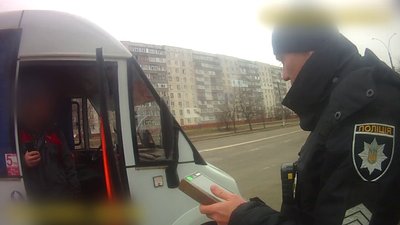 Поліція Сум оприлюднила відео з водієм у стані наркотичного сп'яніння