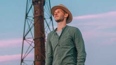 Матір бійця "Азову" чекає на повернення сина. СУСПІЛЬНЕ | ВІДЕОНОВИНИ