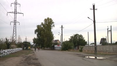 "У болоті та темряві": мешканці одного з районів Одеси 30 років живуть без освітлення