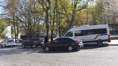 У Львові стріляли в автівку волонтера