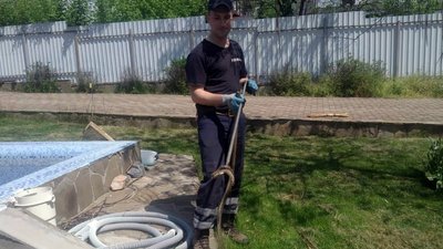 У приватному домоволодінні на Дніпропетровщині надзвичайники відловили змію