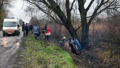 На Житомирщині поліція розслідує ДТП із трьома загиблими На Житомирщині поліція розслідує ДТП із трьома загиблими