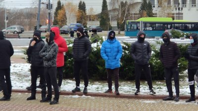 З козою і оркестром: під Волинською ОДА одразу два мітинги З козою і оркестром: під Волинською ОДА одразу два мітинги