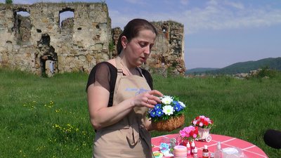 Створює мильні букети. Прикарпатка Віра Павлінська