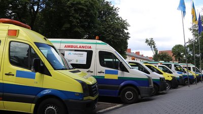 Благодійники з Іспанії придбали "швидкі" та позашляховики для львівських прикордонників Благодійники з Іспанії придбали "швидкі" та позашляховики для львівських прикордонників