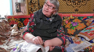 Понад пів століття майстриня займається вишивкою Понад пів століття майстриня займається вишивкою