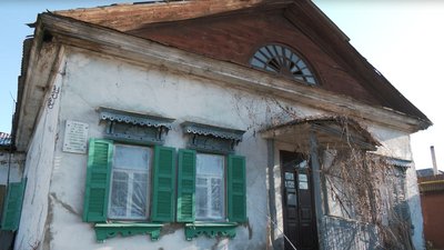 Руйнується стеля та пролами у стінах: чому не можуть реставрувати історичну будівлю на Харківщині Руйнується стеля та пролами у стінах: чому не можуть реставрувати історичну будівлю на Харківщині
