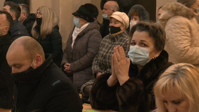 Перше Різдво в умовах карантину відзначили римо-католики у Франківську Перше Різдво в умовах карантину відзначили римо-католики у Франківську