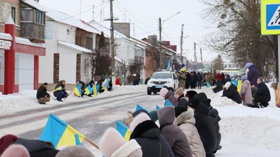 У Красилові, що на Хмельниччині, відбулось прощання з військовим Віктором Кривинчуком У Красилові, що на Хмельниччині, відбулось прощання з військовим Віктором Кривинчуком