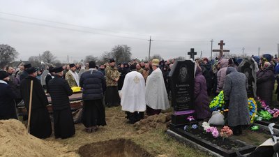 На Волині прощаються із загиблими бійцями На Волині прощаються із загиблими бійцями