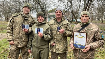 "Незламним героям російсько-української війни": черкаську студентку відзначили медаллю