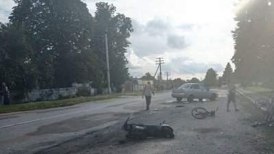 На Житомирщині у ДТП отримав травми підліток на мопеді
