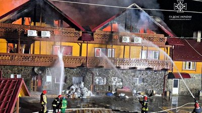 У Києві родини дітей, які постраждали від пожежі у таборі "Сонячні Карпати", отримають матеріальну допомогу