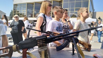 Більше локацій на військову тематику: у Луцьку відбулися 11 наукові пікніки Більше локацій на військову тематику: у Луцьку відбулися 11 наукові пікніки