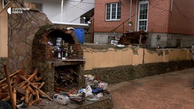 Потік води зносив паркани й автівки: жителі Одеси відновлюють свої домівки після негоди Потік води зносив паркани й автівки: жителі Одеси відновлюють свої домівки після негоди