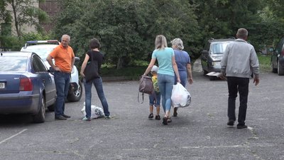 Продукти та постільна білизна: як у Чигирині допомагають переселенцям