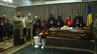 У Хмельницькому попрощалися з 35-річним військовослужбовцем Артемом Задоянчуком У Хмельницькому попрощалися з 35-річним військовослужбовцем Артемом Задоянчуком