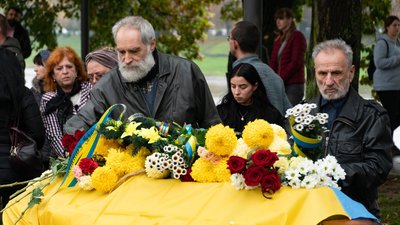 В Ужгороді попрощалися з військовим Русланом Лабаничем В Ужгороді попрощалися з військовим Русланом Лабаничем