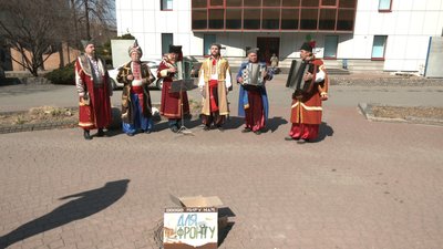 Запорізькі артисти вийшли на благодійну акцію, щоб підтримати українську армію