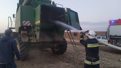 Минулої доби на Івано-Франківщині рятувальники загасили 15 пожеж: що горіло Минулої доби на Івано-Франківщині рятувальники загасили 15 пожеж: що горіло
