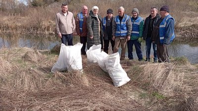 Працівники Дністровського БУВРу поприбирали сміття поблизу водойм і дамб Івано-Франківщини