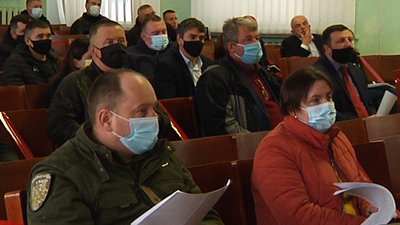 На Житомирщині жителі громади намагаються повернути землю, яку у 2019 виділили немісцевим "АТОвцям" На Житомирщині жителі громади намагаються повернути землю, яку у 2019 виділили немісцевим "АТОвцям"