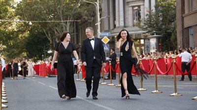 В Одесі стартував міжнародний кінофестиваль. Фоторепортаж з червоної доріжки В Одесі стартував міжнародний кінофестиваль. Фоторепортаж з червоної доріжки