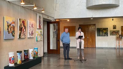 Розписані БПЛА та мотанки людського росту: у черкаському музеї відкрилась доброчинна виставка Розписані БПЛА та мотанки людського росту: у черкаському музеї відкрилась доброчинна виставка