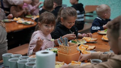 У школах Сумщини перевіряють, як організоване харчування дітей