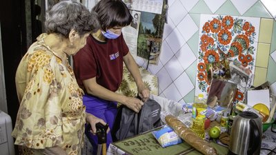 У Дніпрі для соцпрацівників розробили нову уніформу У Дніпрі для соцпрацівників розробили нову уніформу