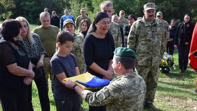 Прощання з полеглим прикордонником Олександром Анталиком Прощання з полеглим прикордонником Олександром Анталиком