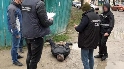 На Хмельниччині правоохоронці інсценували вбивство, щоб затримати організатора злочину