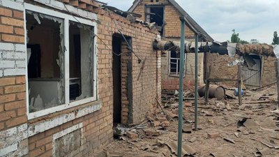 Війська РФ завдали ударів по трьох районах Дніпропетровщини: поранена 10-річна дитина, сталася пожежа Війська РФ завдали ударів по трьох районах Дніпропетровщини: поранена 10-річна дитина, сталася пожежа