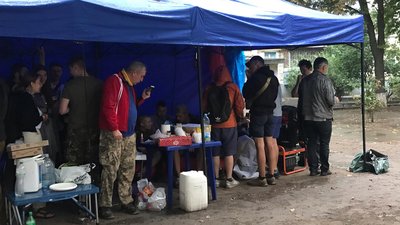 Біля Офісу генпрокурора активісти вимагали звільнити фігурантів справи Шеремета Біля Офісу генпрокурора активісти вимагали звільнити фігурантів справи Шеремета