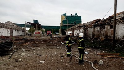 Обстріли Миколаївщини. У Вознесенську виникла пожежа Обстріли Миколаївщини. У Вознесенську виникла пожежа