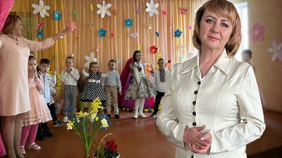 переселенка, війна, вихователька, обстріли, окупація, благодійна вистава