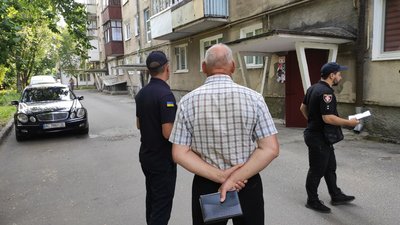 "У кожного є ключ": у мікрорайоні Луцька перевірили доступ до укриттів у багатоповерхівках "У кожного є ключ": у мікрорайоні Луцька перевірили доступ до укриттів у багатоповерхівках