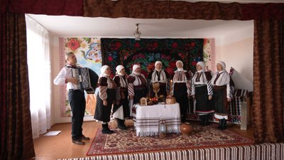 "Ці колядки — старовинні, це автентика нашого села". Як жінки на Буковині зберігають традицію колядування "Ці колядки — старовинні, це автентика нашого села". Як жінки на Буковині зберігають традицію колядування