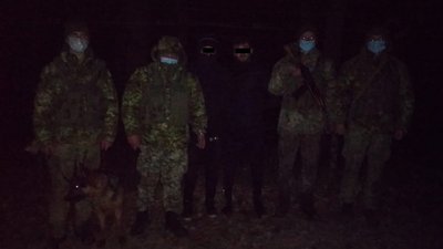 Двох нелегальних мігрантів затримали закарпатські прикордонники на кордоні зі Словаччиною