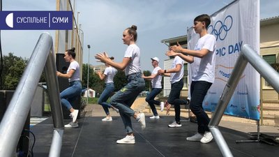 У Сумах близько 250 дітей взяли участь у руханці до Олімпійського дня У Сумах близько 250 дітей взяли участь у руханці до Олімпійського дня