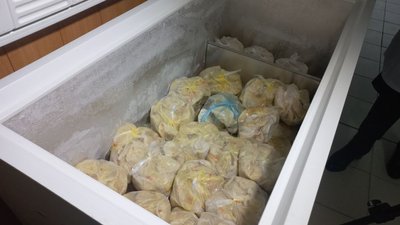 30 тисяч вареників та 28 автівок: волонтери з Хоролу Полтавської області допомагають бійцям 30 тисяч вареників та 28 автівок: волонтери з Хоролу Полтавської області допомагають бійцям