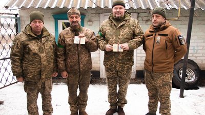 Бійці 125 бригади ТрО отримали державні відзнаки Бійці 125 бригади ТрО отримали державні відзнаки