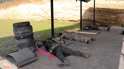 Тижневі збори для кандитатів у снайпери проводять на Вінниччині Тижневі збори для кандитатів у снайпери проводять на Вінниччині