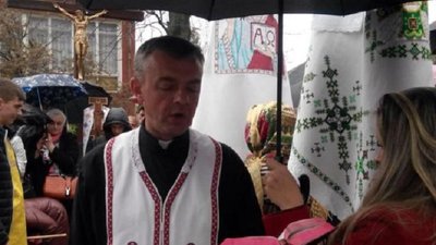 Рівненське духовенство розповіло чи можна колядувати в умовах COVID-19 Рівненське духовенство розповіло чи можна колядувати в умовах COVID-19