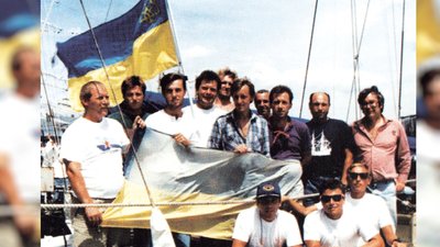 Переможці найбільшої регати XX століття розповіли, як вперше в історії підняли стяг України на судні